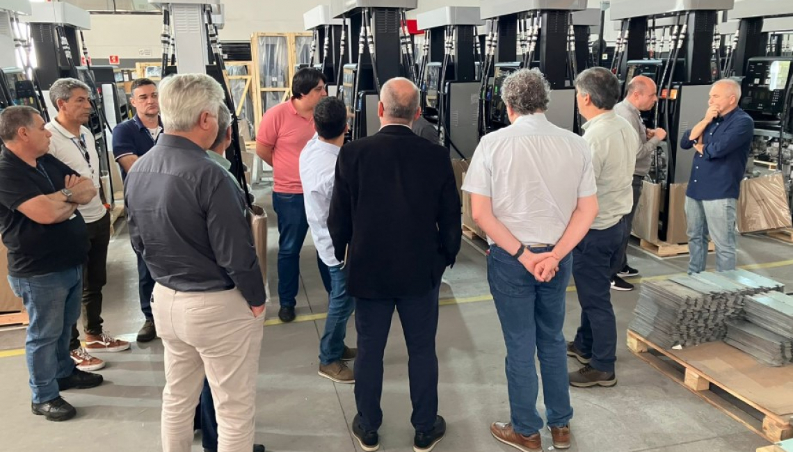 Ipem-SP realiza visita técnica à Wertco em Arujá para fortalecer diálogo e fomentar inovação no setor de bombas medidoras de combustíveis